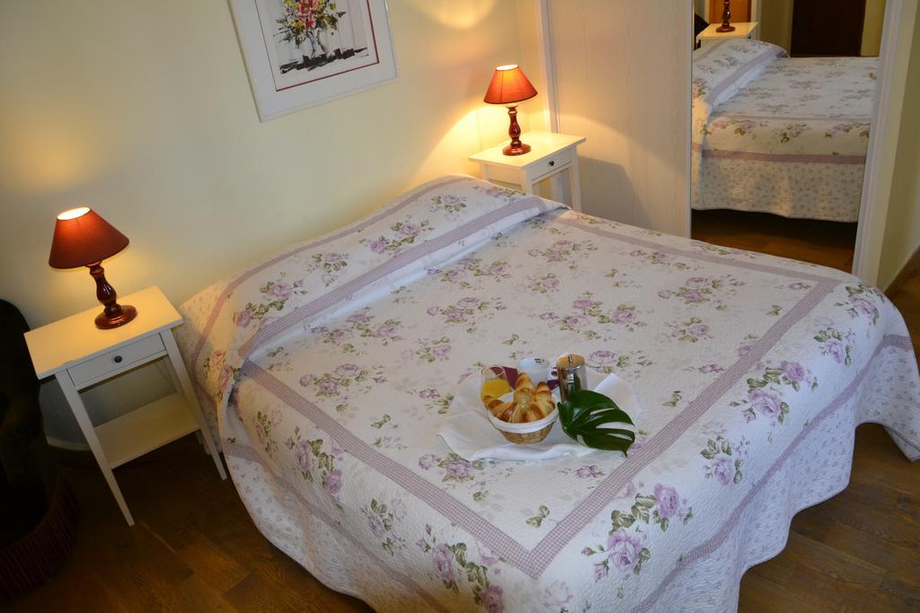 Hotellerie De L'Esplanade Rians  Номер фото
