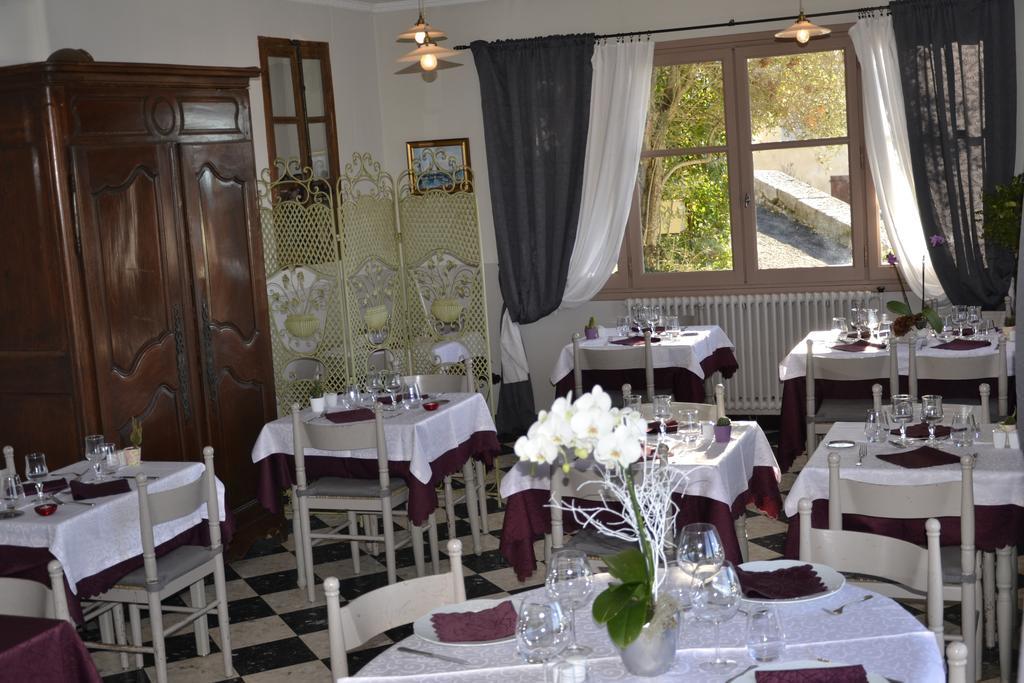 Hotellerie De L'Esplanade Rians  Екстер'єр фото