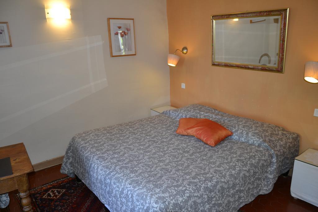 Hotellerie De L'Esplanade Rians  Екстер'єр фото